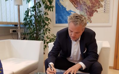 Ambasador EU Sattler potpisao dodatnih 5 miliona eura pomoći za BiH